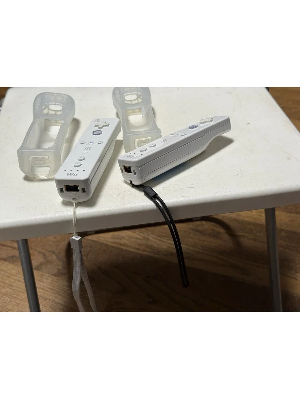 Nintendo Wii Controller Wii Remote W/cover , Not Working ( Parts ) Lot Of 2